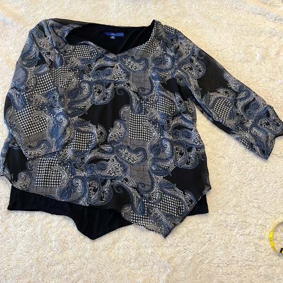 Apt. 9 Tops - Apt 9 Light Weight Blouse w Under Shirt